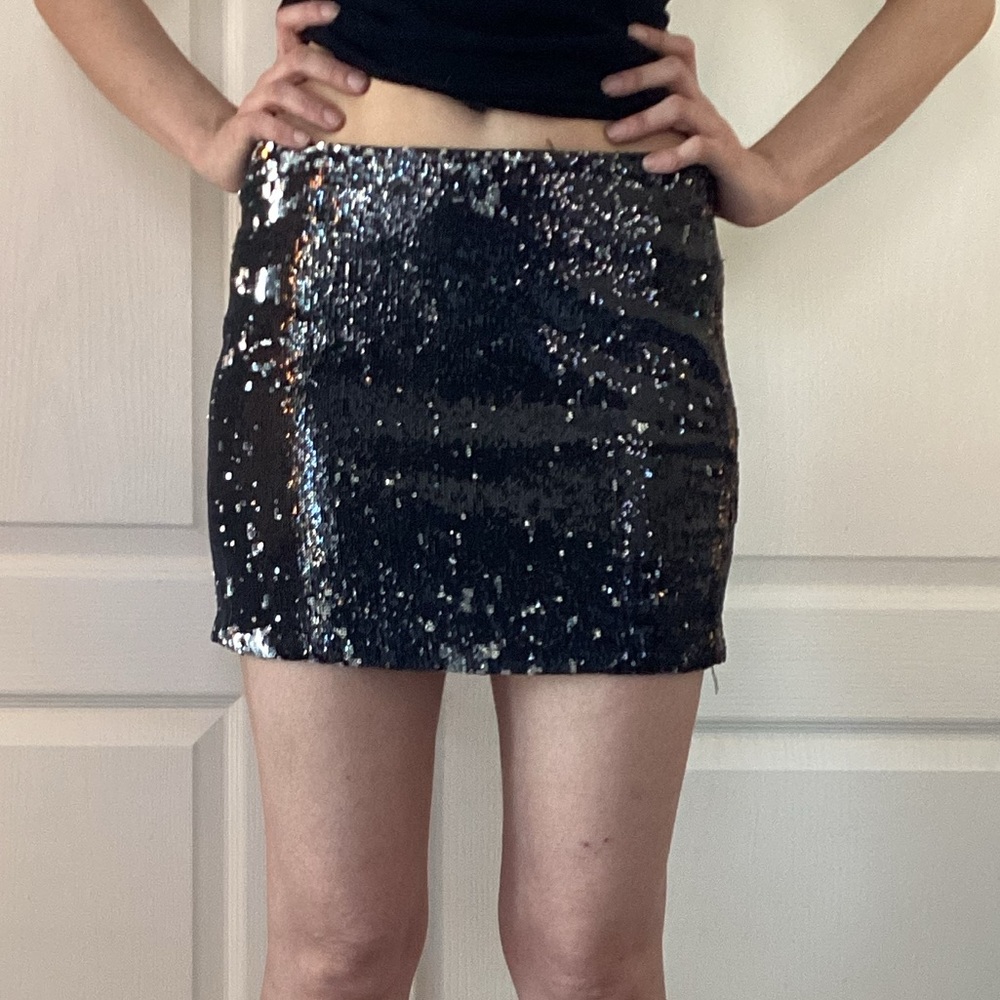 Sans Souci Mini Skirt with Reversible Black/Silver Sequins Size S